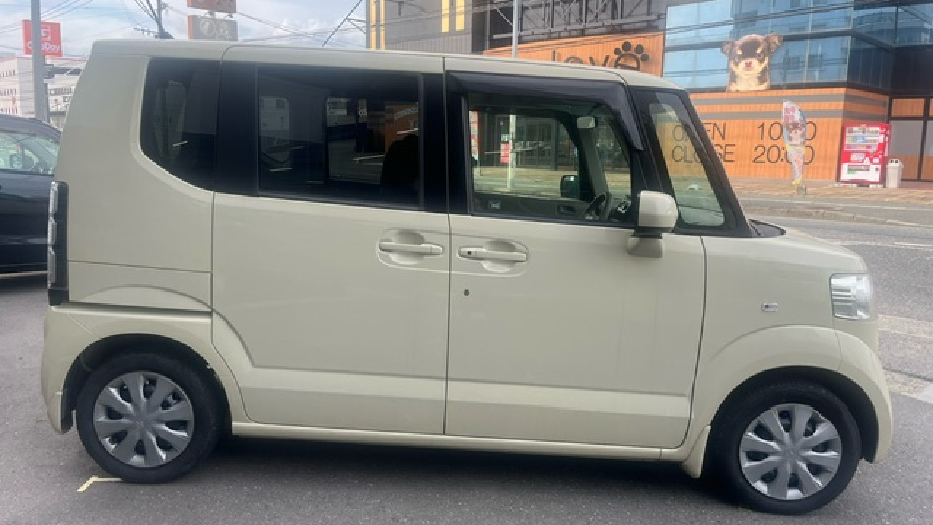 N-BOXG
