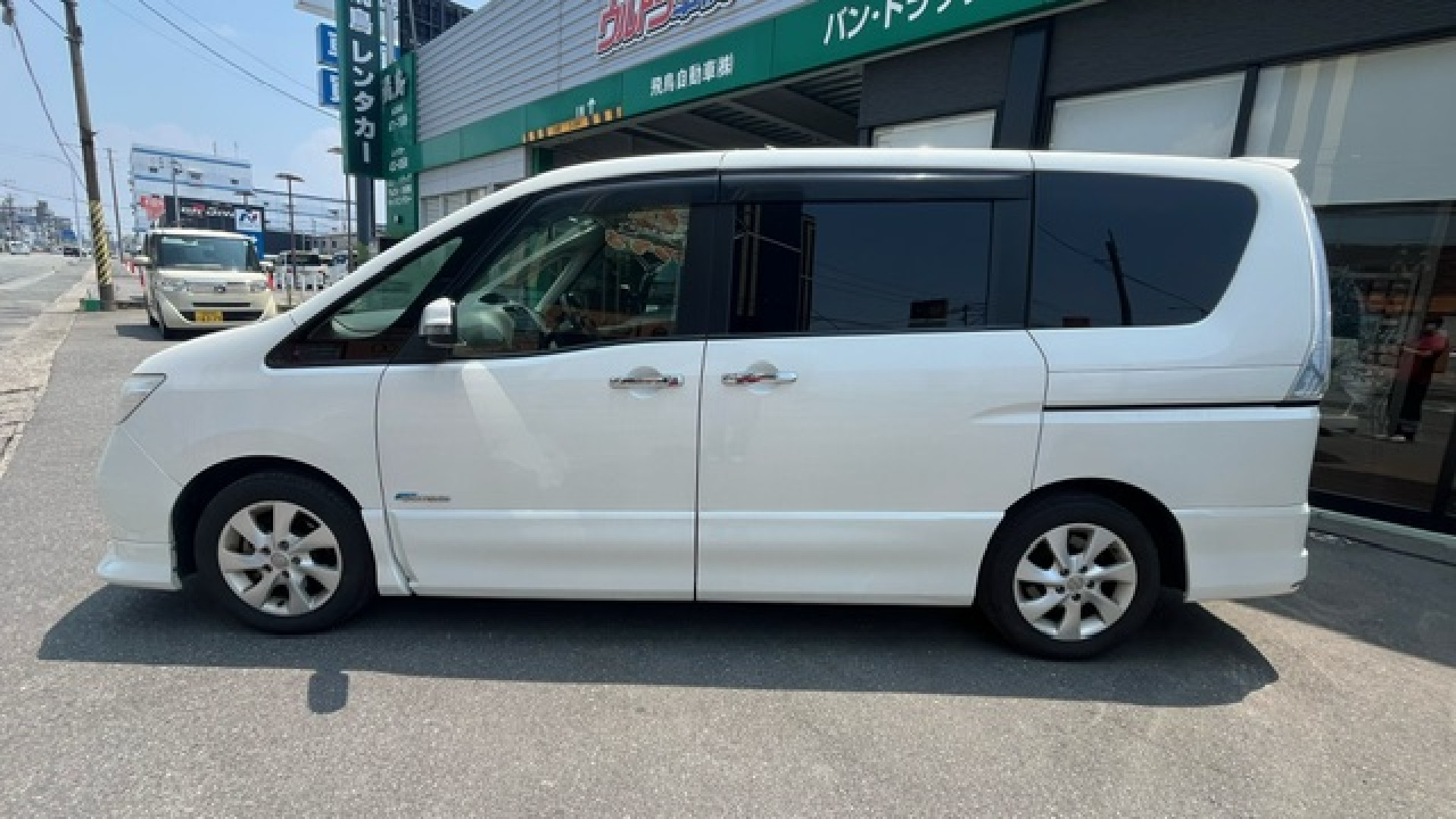 セレナSハイブリッド