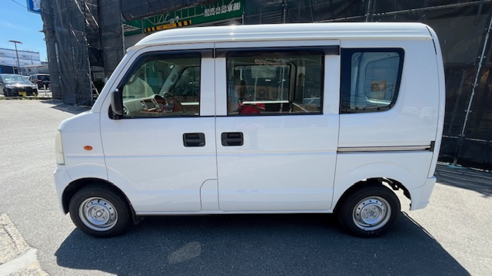 エブリィ